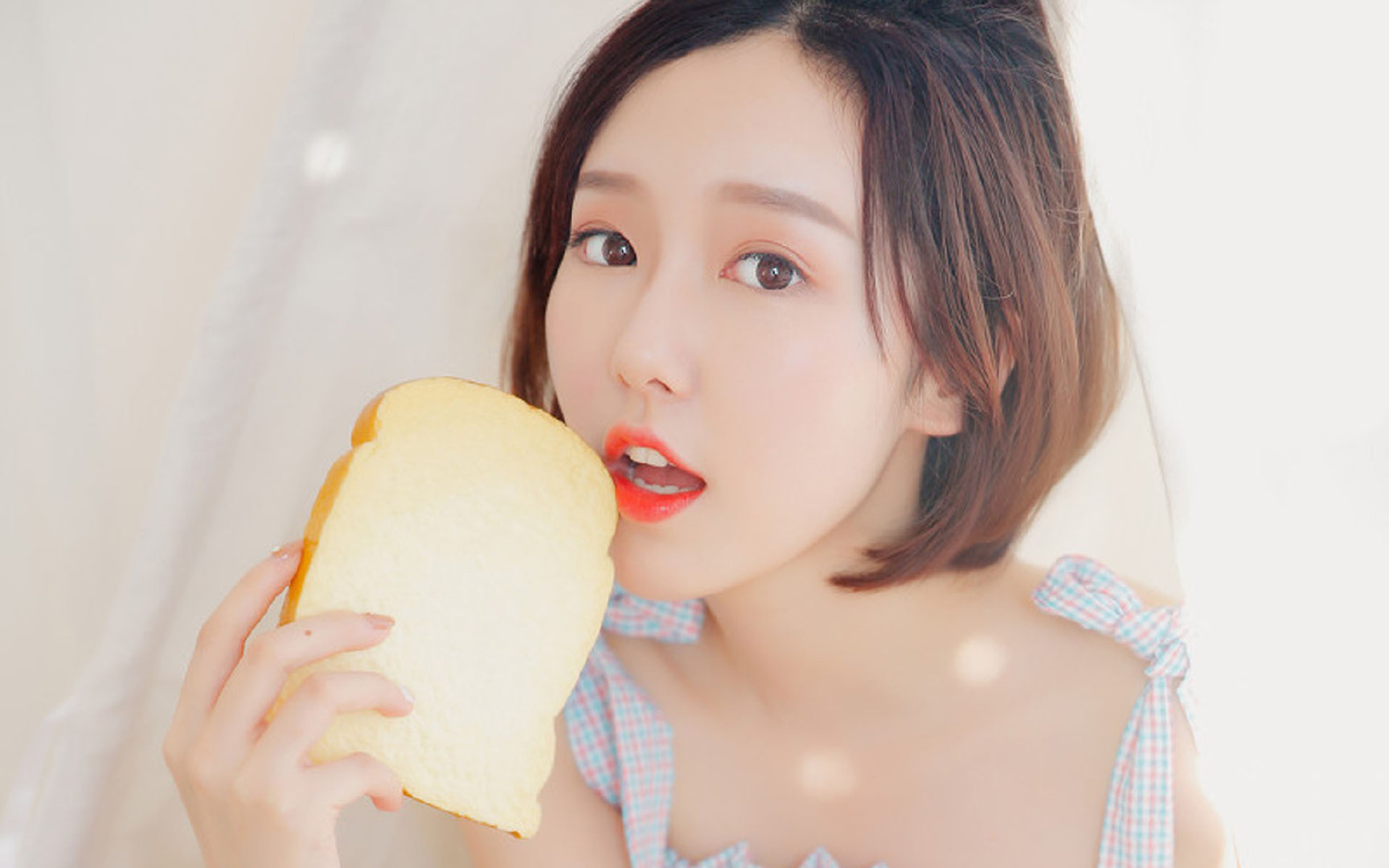 “校园足球大赛激烈角逐，发现未来潜力新秀”，校园足球比赛规则介绍